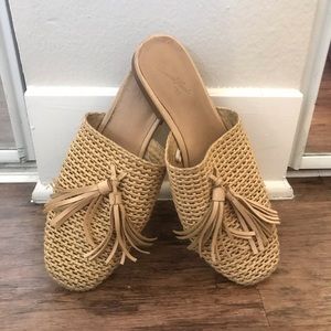 Wicker sandals
